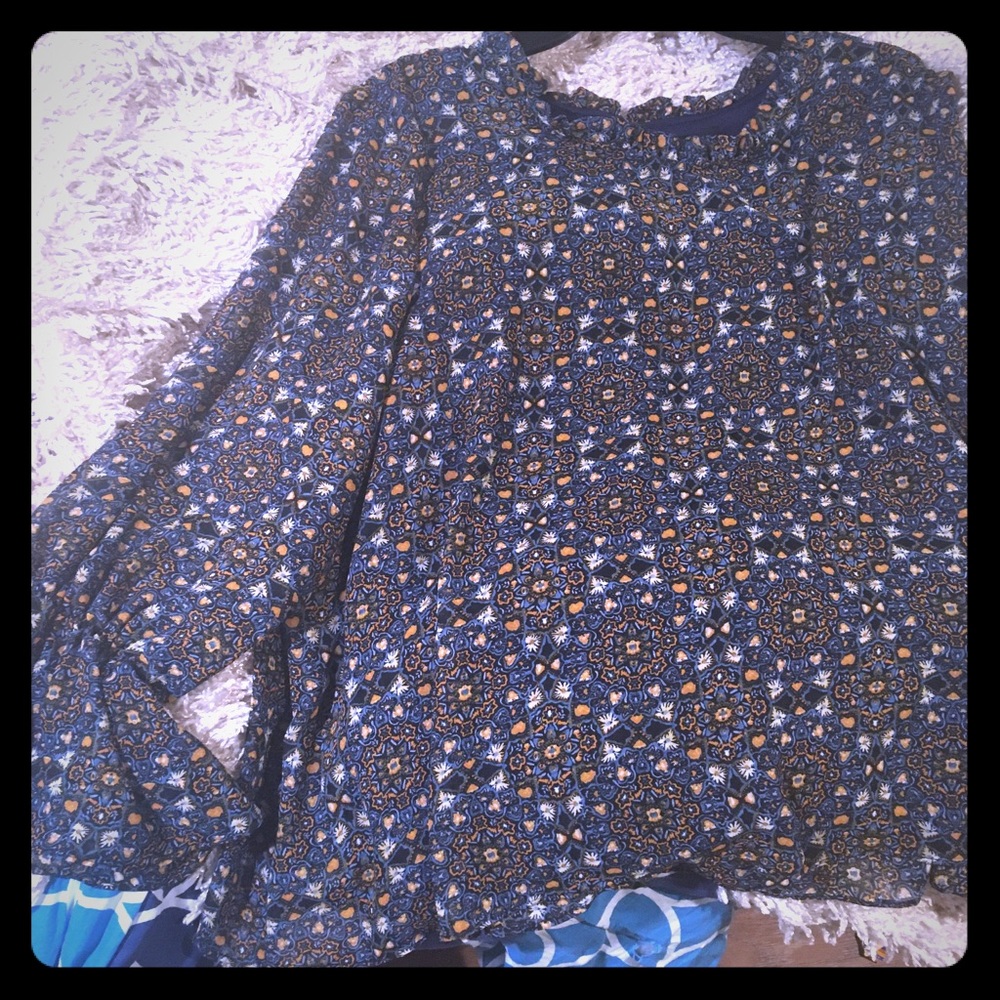 Curations 2X flowy floral shirt.